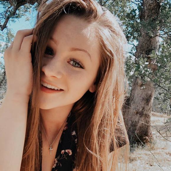 Meet your Posher, Shenoa - Picture 1 of 1